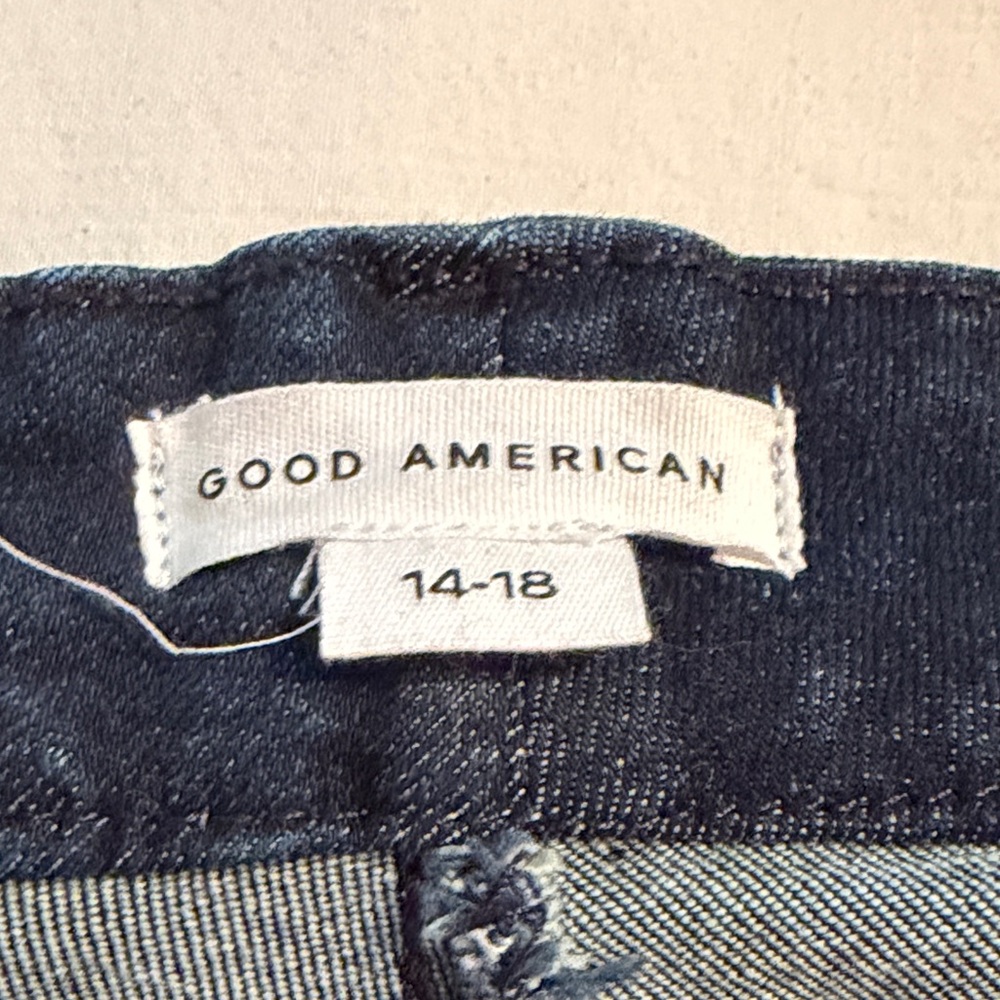 Good American Always Fits Dark Blue Straight Jeans - Picture 2 of 4